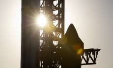 Тръмп облекчи регулациите в космическата индустрия, за радост на Мъск