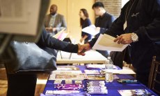 Банките трябва да се тревожат не само за работните места, но и за инфлацията