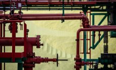 Петролът се стабилизира, докато търговците претеглят смесени данни за Китай