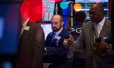 Акциите поскъпват, но краят на мечия пазар би бил коледно чудо