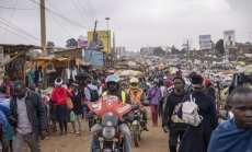 Милиони деца са лишени от образование в Африка заради климатичните промени