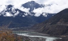 Китай одобри язовир на границата с Индия, който ще бъде най-големият в света