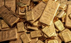 Златото удари нов рекорд, а среброто поскъпна преди очакваните мерки на Фед