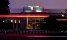 Доларът поскъпна до най-високото ниво от 2022 г. след новите насоки на Фед