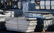 Големият залог на американската стомана върху мини фабрики