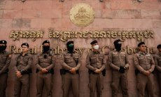 Тайланд и Камбоджа продължават боевете, а Тръмп ги плаши с липса на търговска сделка