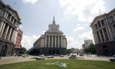 България в политическо безвремие - какво става с икономиката? Попитахме експертите