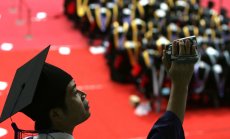 След ударите по частния сектор Си ще трябва да намира работа на всички студенти