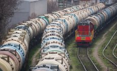 Петролът се стабилизира, като пазарът е нащрек за санкции на Тръмп срещу Русия