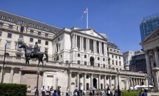 Координираното сваляне на лихвите от големите централни банки започна