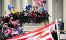 Оправдаха Тръмп в процеса за импийчмънт