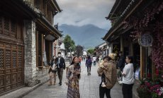 Икономическото възстановяване на Китай се сблъсква с нови рискове 