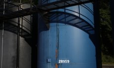 Петролът се покачва от тримесечно дъно след данни за възстановяването на Китай