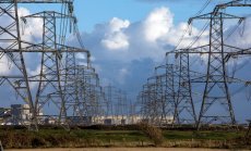 Британското правителство планира спасителни заеми за енергийните фирми