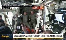 Астронавтите на НАСА се връщат на земята