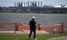 Германия ще похарчи още 2,5 милиарда долара за втечнен природен газ