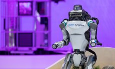 Toyota ще си партнира с Boston Dynamics в разработване на хуманоидни роботи