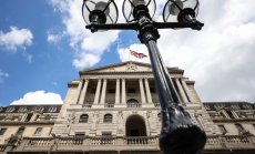 За банковия надзор технологичните гиганти са твърде големи, за да се провалят