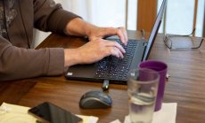 Служителите трябва да забравят за дистанционната работа, ако искат над $200 000 годишно