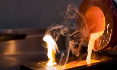 Златото проби над 3500 долара, достигайки рекордно високо ниво заради лихвите