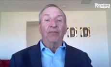 Самърс: Чековете като регулярна фискална политика са притестителни