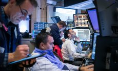 Инвеститори изоставят акции, застрашени от новата AI вълна