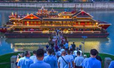 Пътуванията в Китай са един от светлите лъчи за икономиката