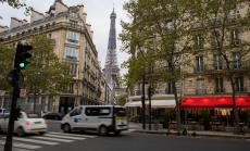 Улиците на Париж опустяха след последните мерки срещу Covid-19 