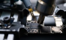 Завод за чипове за $9 милиарда остава жертва на отношенията между САЩ и Китай