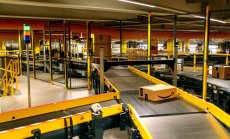 Скърцащата верига на доставките заплашва празниците на Apple и Amazon 