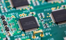 Чипове от САЩ продължават да се вливат в Русия въпреки забраната