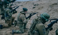 Русия изтощава Украйна, докато Зеленски се кара с висшия си генерал