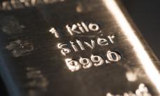 Среброто поскъпва след поредна лудост на трейдърите в Reddit