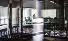 Акциите поевтиняват, а технологичният сектор в Китай слиза от върховете