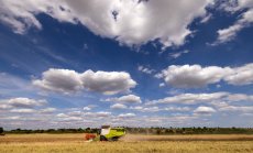 ЕС не бърза да намали пестицидите, за да не пострада производството на храни