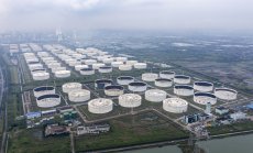 Китай може, но не иска да облекчи глобалния недостиг на горива 