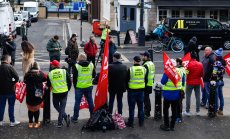 Великобритания до барикадите