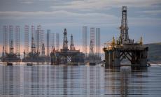 Петролът се срина до петмесечно дъно след поредния натиск върху пазара