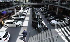 Aвтомобилният пазар в Европа стагнира след срив при електромобилите в Германия