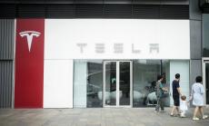 Tesla ще започне да предлага бюджетната версия на Model 3 през 2019 г.