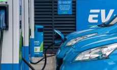 Автомобилните производители влагат половин трилион долара в батерии и електромобили