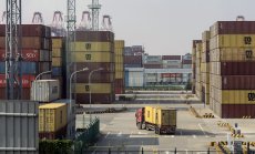 Trafigura предупреди за още "турбулентност" на пазарите на суровини