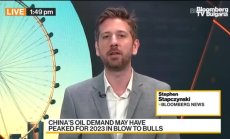 Петролът поднови ралито, воден от спада на запасите в САЩ