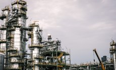 Това е годината, в която "черното злато" загуби блясъка си за петролните гиганти