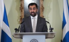 Първият министър на Шотландия Хамза Юсаф напуска поста си