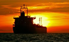 Запасите от саудитски петрол в Червено море увеличават глобалните плаващи хранилища