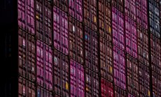 Преговорите за търговските маршрути между Азия и Европа се движат на две скорости