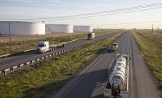 Хедж фондовете понижиха мечите залози за щатския петрол до октомврийско дъно