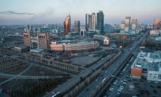 Си разширява влиянието си в Централна Азия с посещение в Казахстан