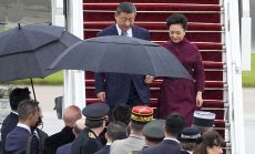 Си започва европейската обиколка в Париж, докато Макрон иска да възстанови връзките